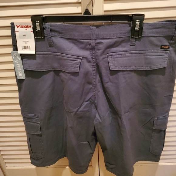 Wrangler shorts - Picture 3 of 4